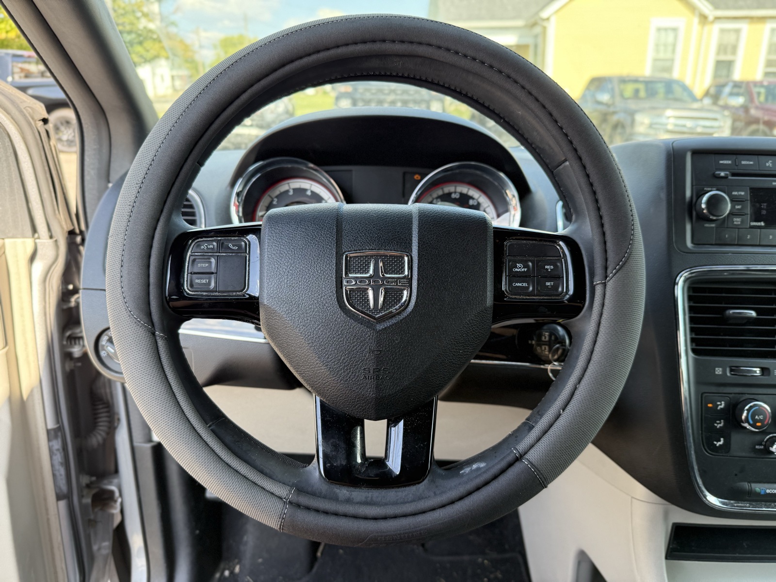 2014 Dodge Grand Caravan SXT photo 24