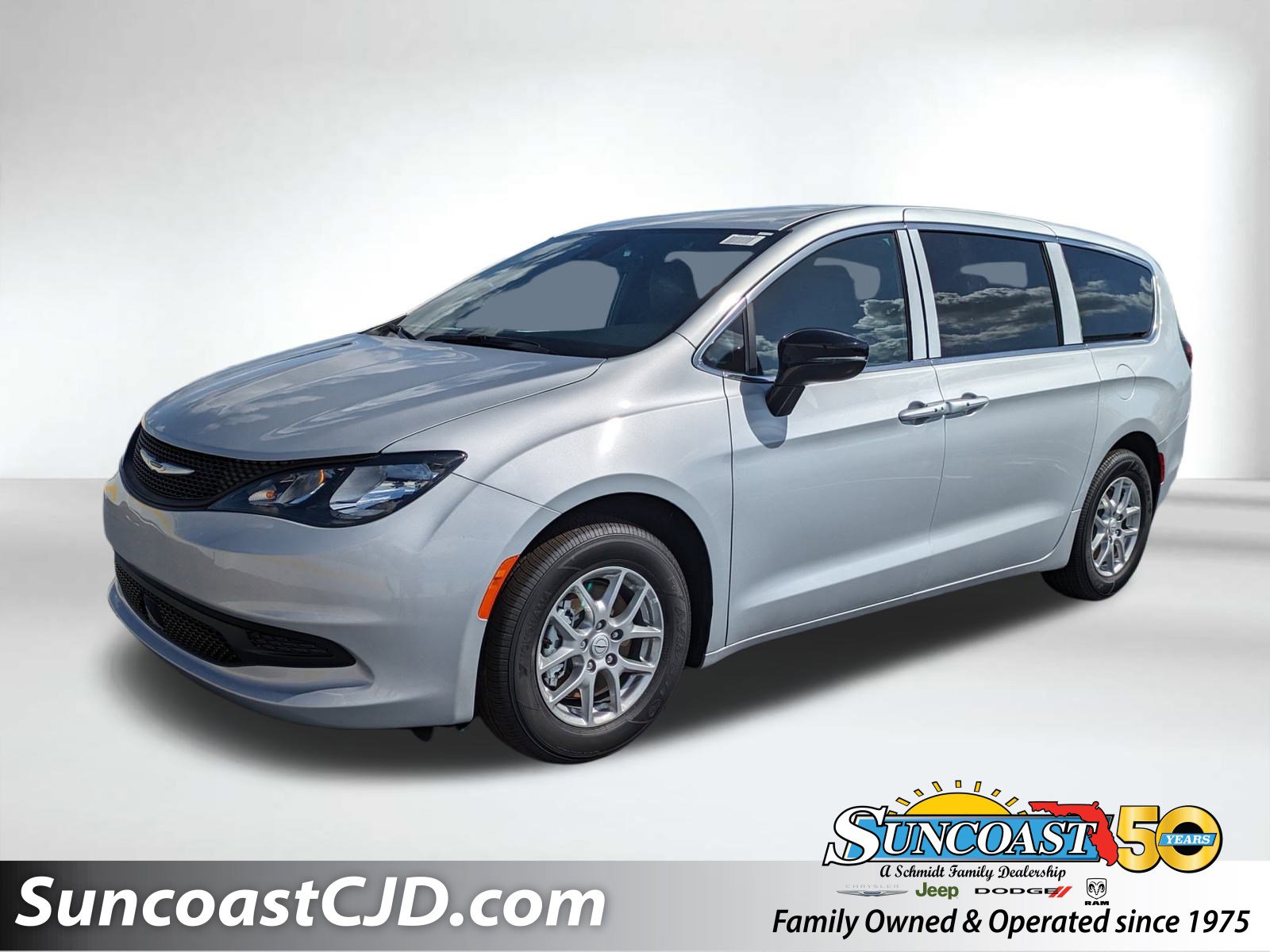 2026 Chrysler Voyager LX's photo