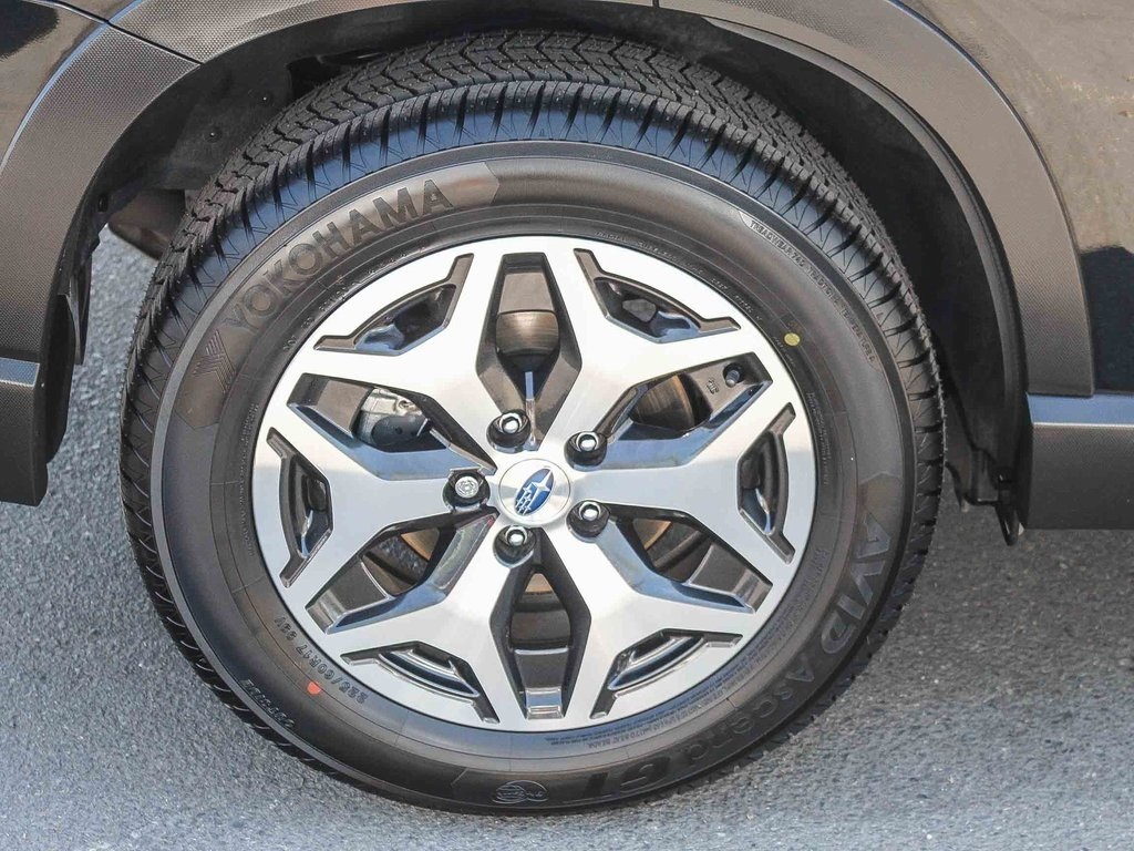 2023 Subaru Forester Premium photo 8