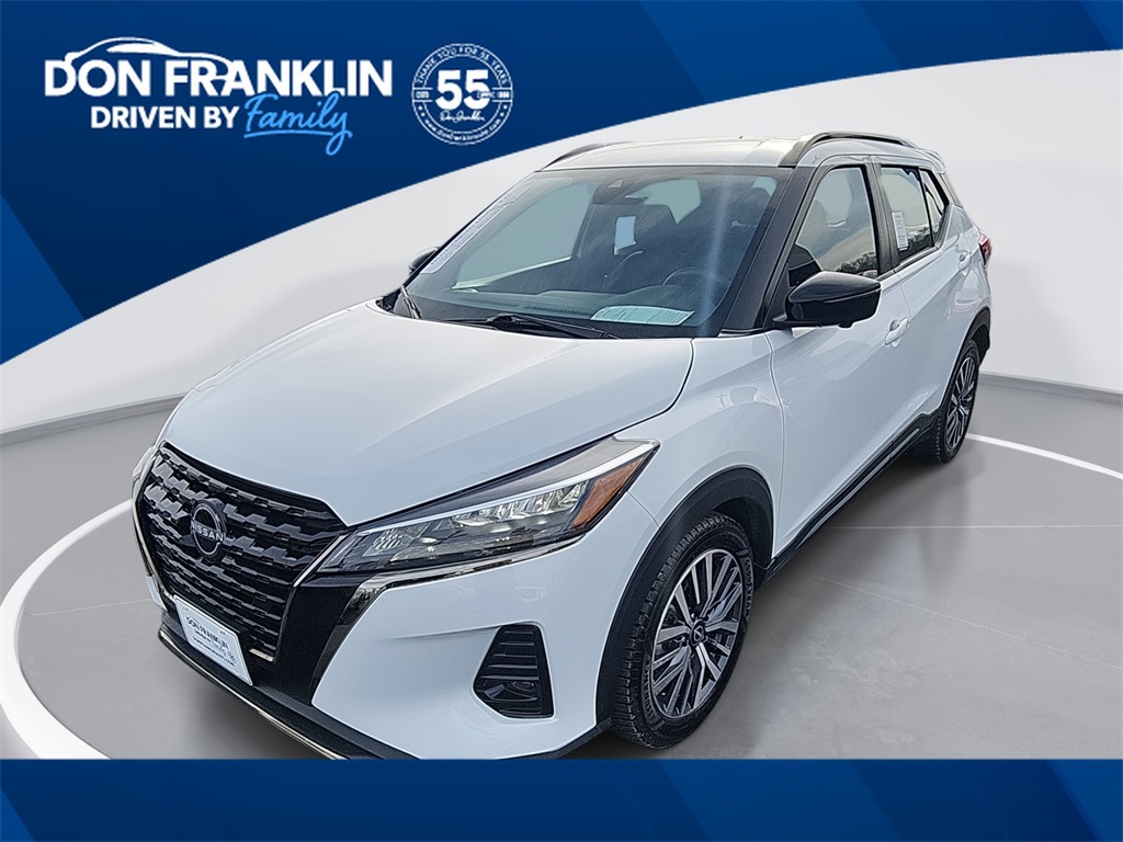 2024 Nissan Kicks SR's photo