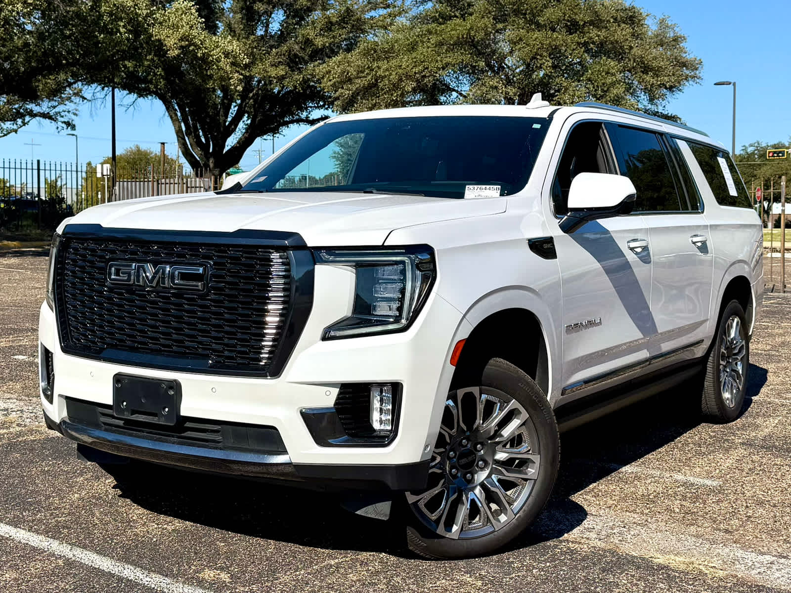 2023 GMC Yukon XL Denali Ultimate's photo