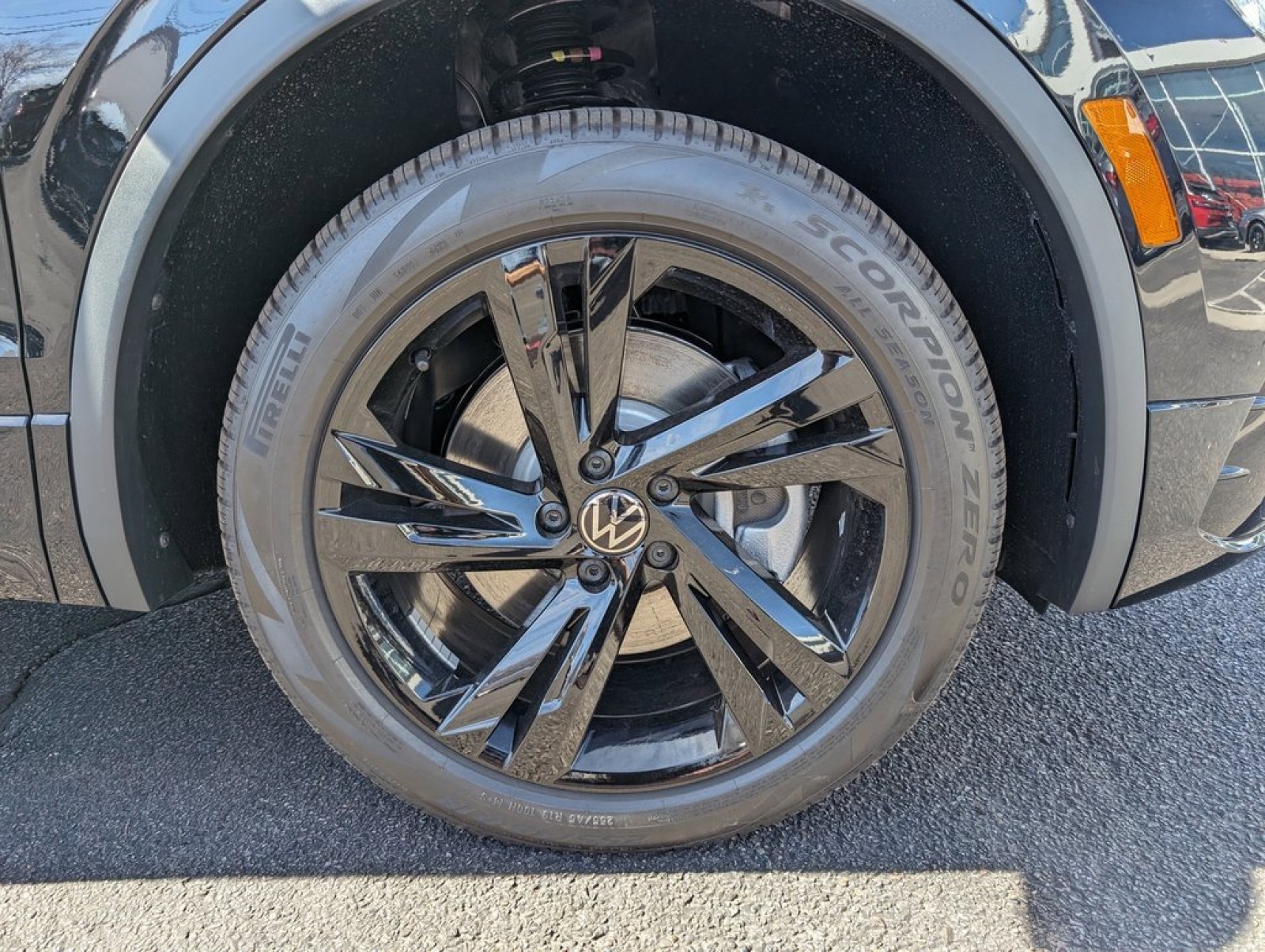 New 2024 Deep Black Pearl Effect Volkswagen 2.0T SE R-Line Black image 27