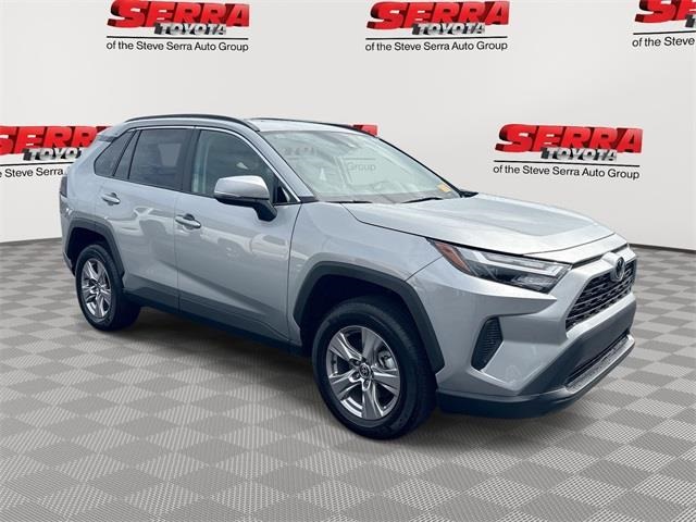2025 Toyota RAV4 XLE's photo