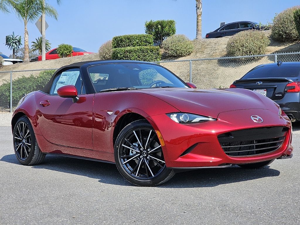 2025 Mazda MX-5 Miata Miata Grand Touring photo 2