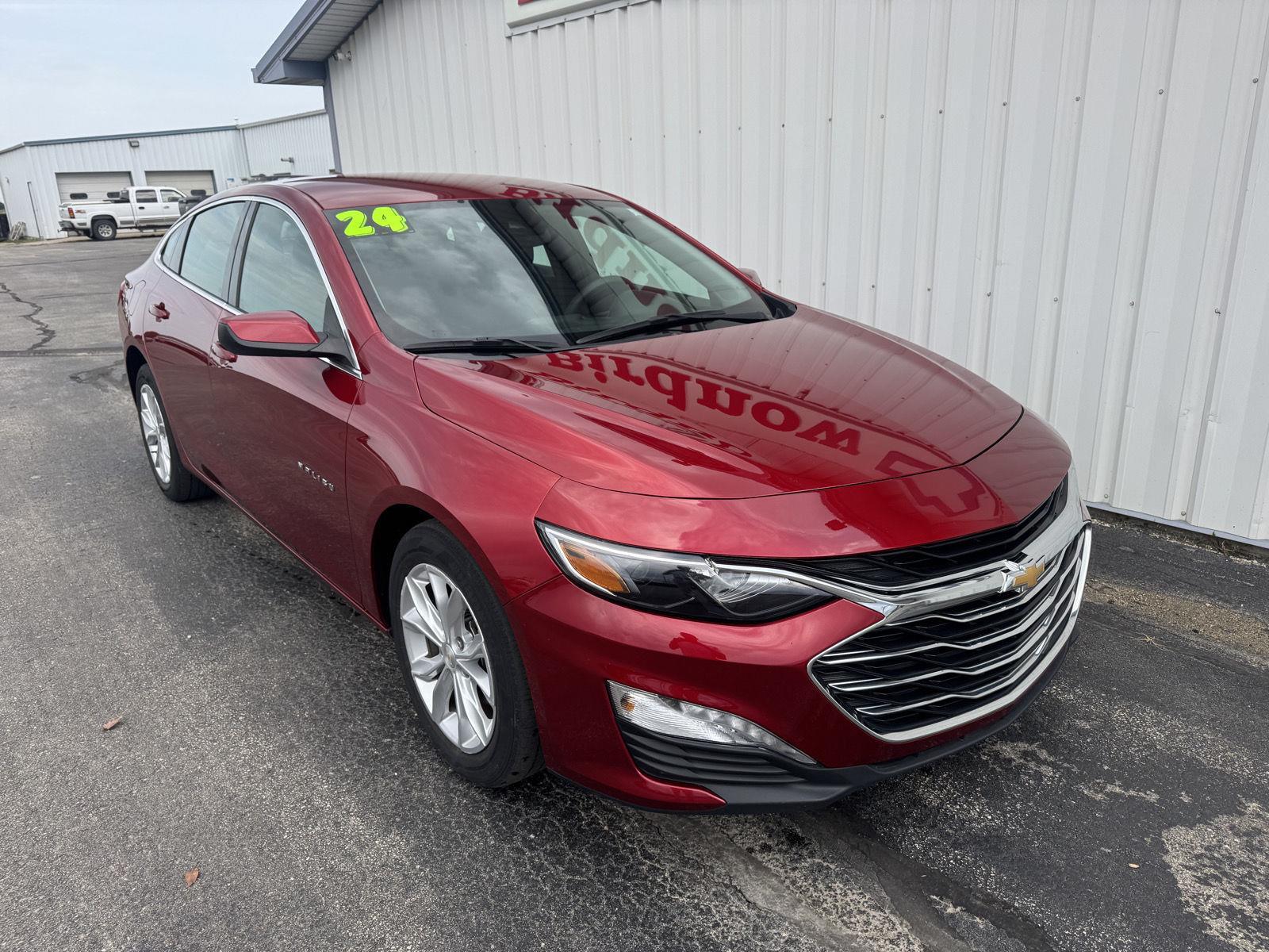 2024 Chevrolet Malibu 1LT photo 2