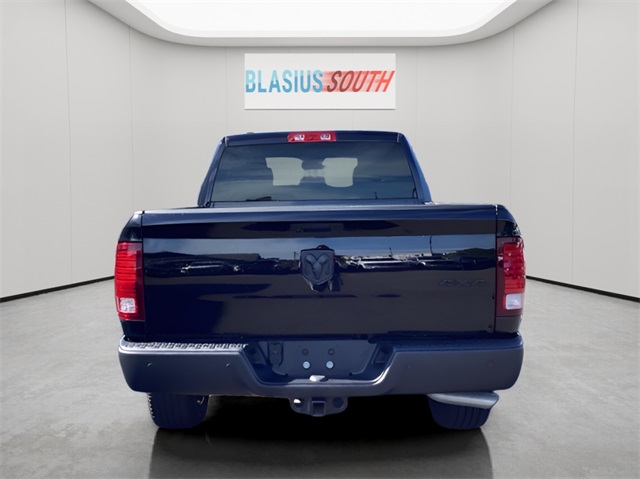 2022 Ram 1500 Classic Warlock photo 3