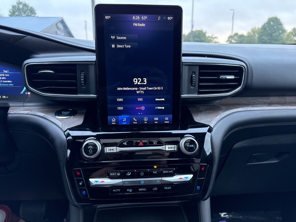 2022 Ford Explorer Hybrid Platinum photo 6