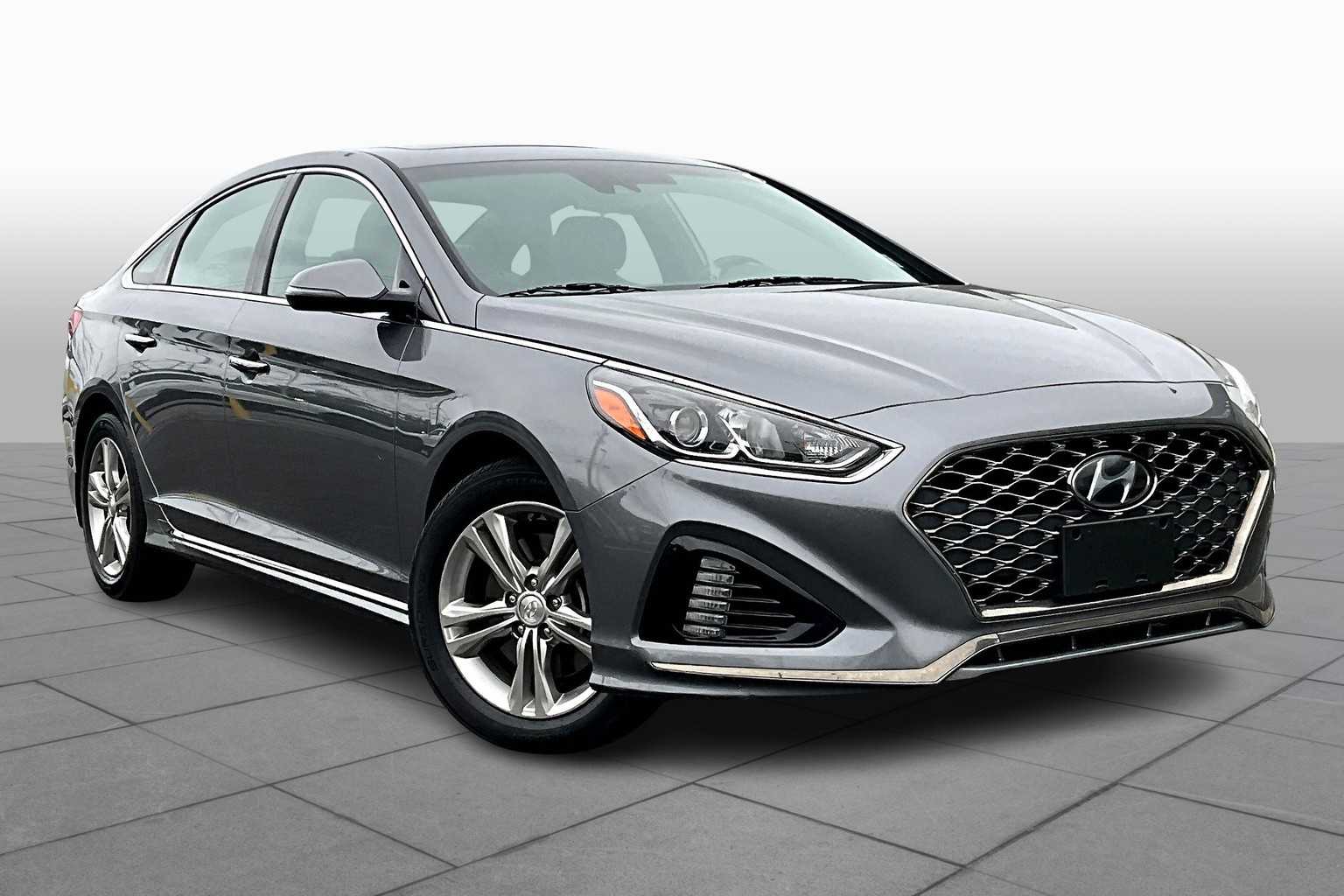 Used 2018 Hyundai Sonata Sport with VIN 5NPE34AF7JH705454 for sale in College Park, MD