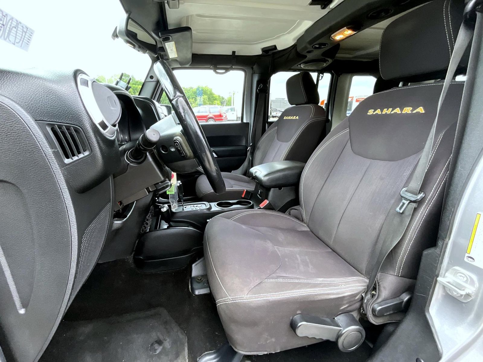 2014 Jeep Wrangler Unlimited Sahara Sport photo 9