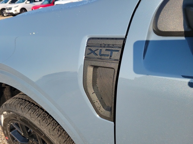 2025 Ford Maverick XLT photo 4