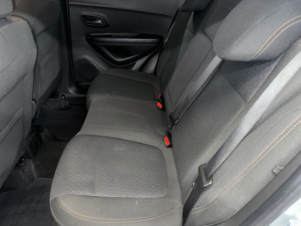 2022 Chevrolet Trax LS photo 11
