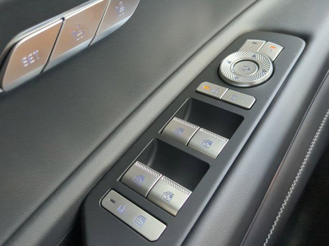 2025 Genesis GV80 2.5T Standard AWD photo 23