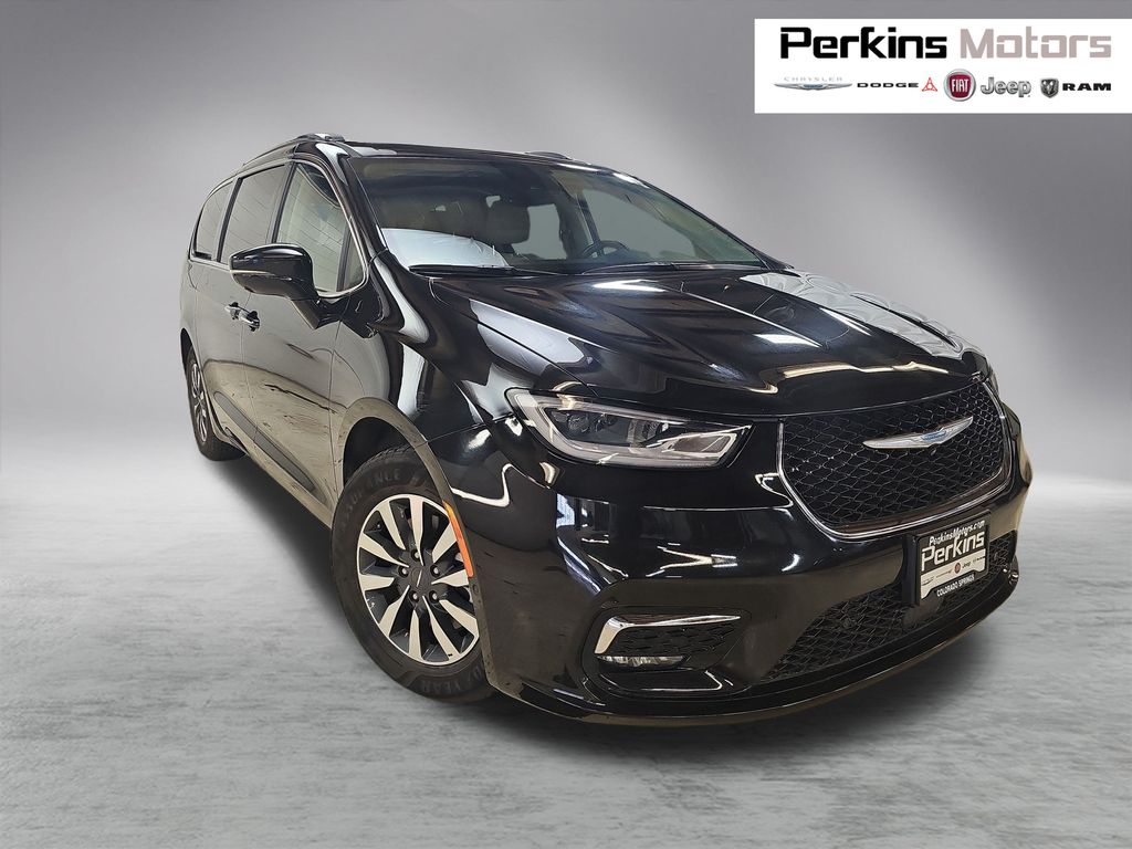 2021 Chrysler Pacifica Hybrid Touring L's photo