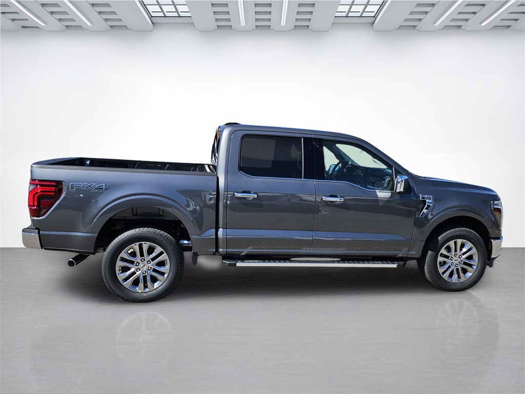 2025 Ford F-150 Lariat photo 4