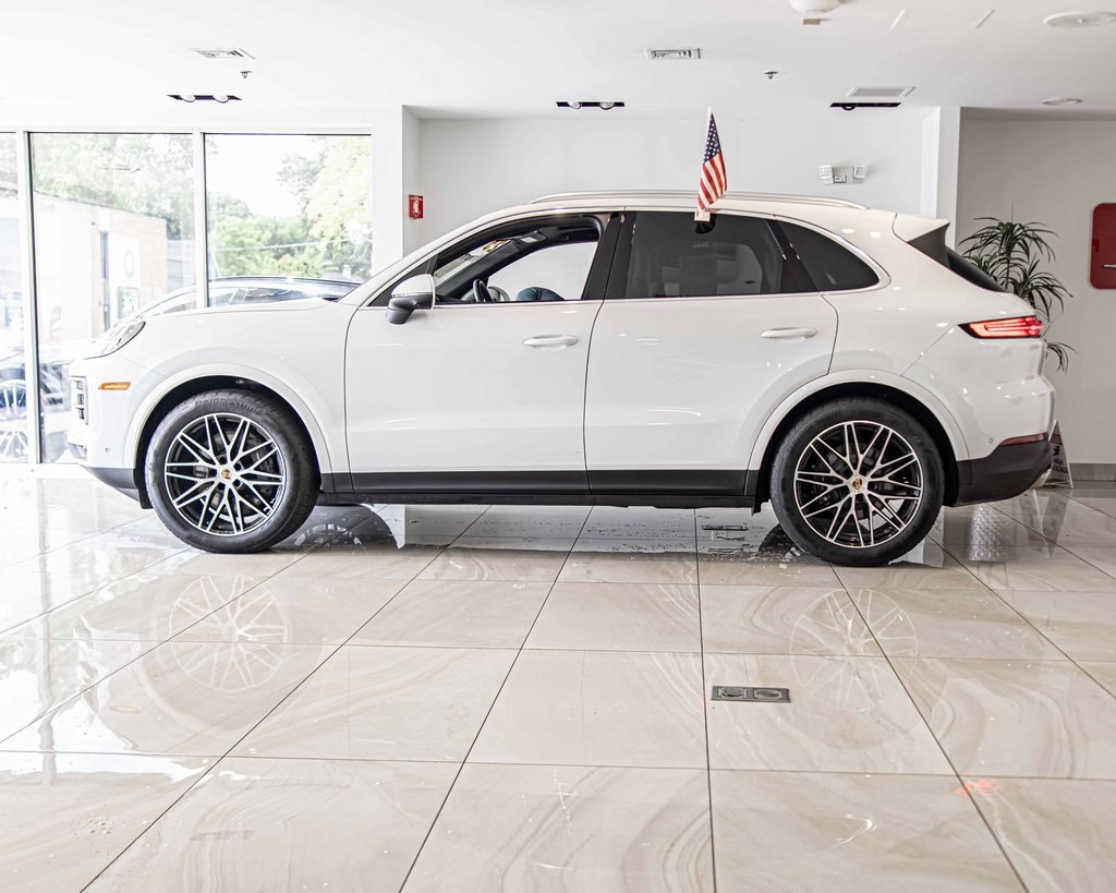 2025 PORSCHE CAYENNE - Image 6