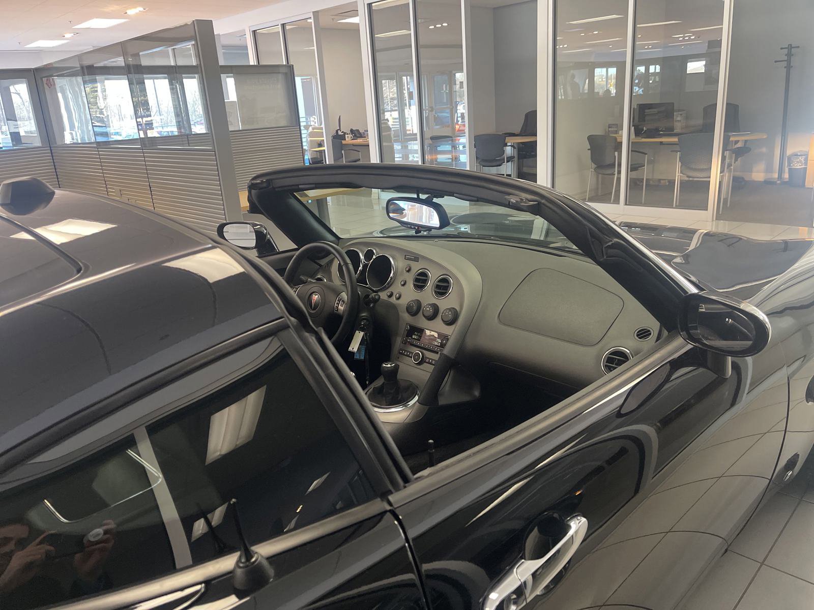 2009 Pontiac Solstice photo 10