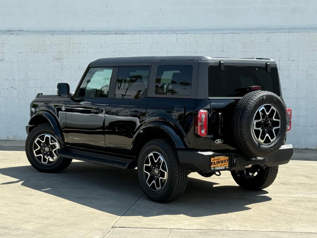 2025 Ford Bronco Outer Banks photo 4