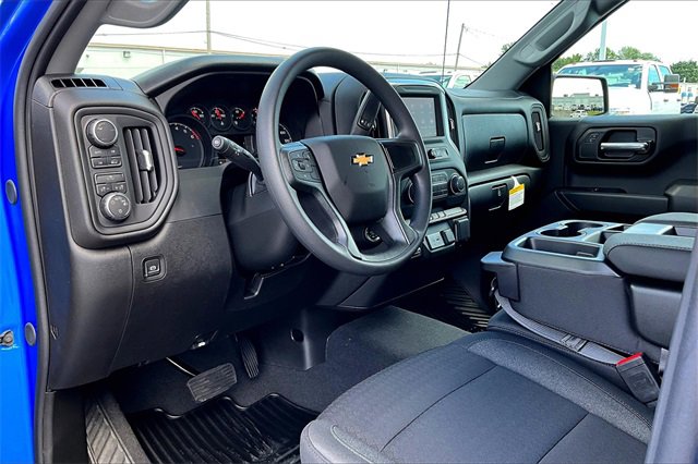 2026 Chevrolet Silverado Custom photo 8