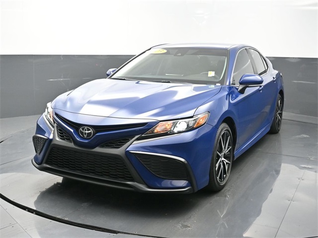 2023 Toyota Camry SE's photo