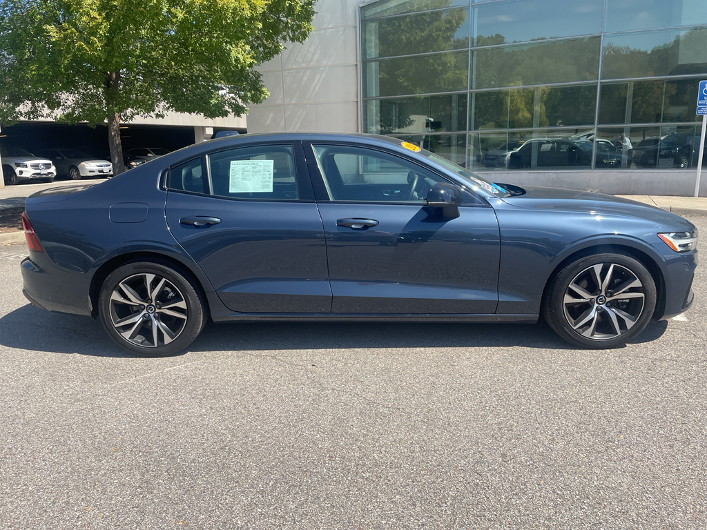 2024 Volvo S60 B5 Core photo 2