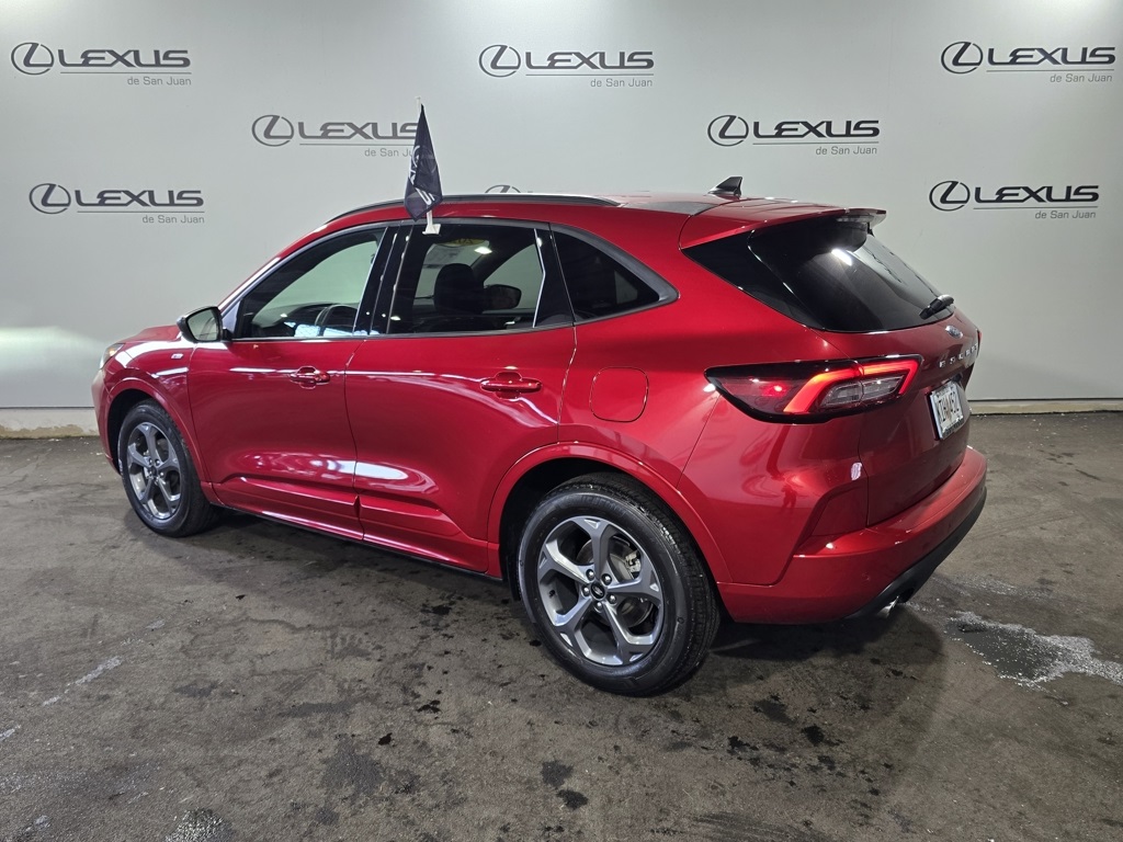 2023 Ford Escape Hybrid ST-Line photo 8