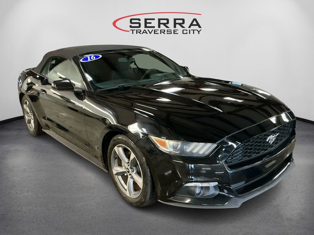 2016 Ford Mustang V6 Convertible photo 3