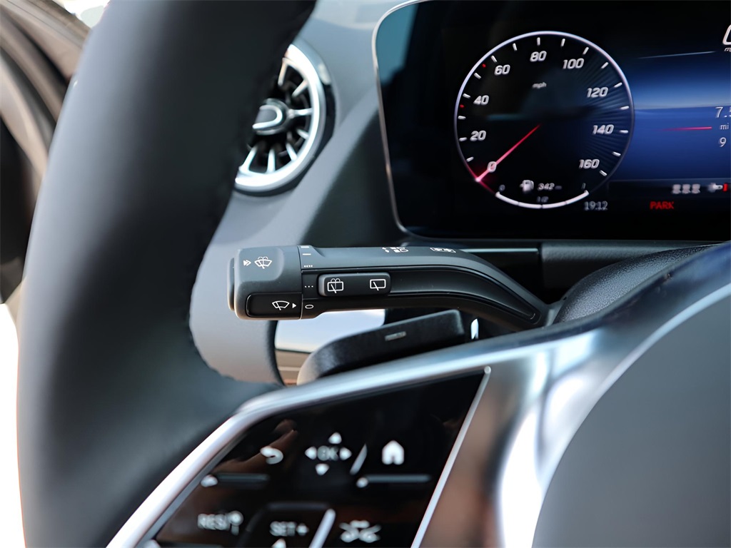 2026 Mercedes Benz GLA 250 4MATIC photo 34