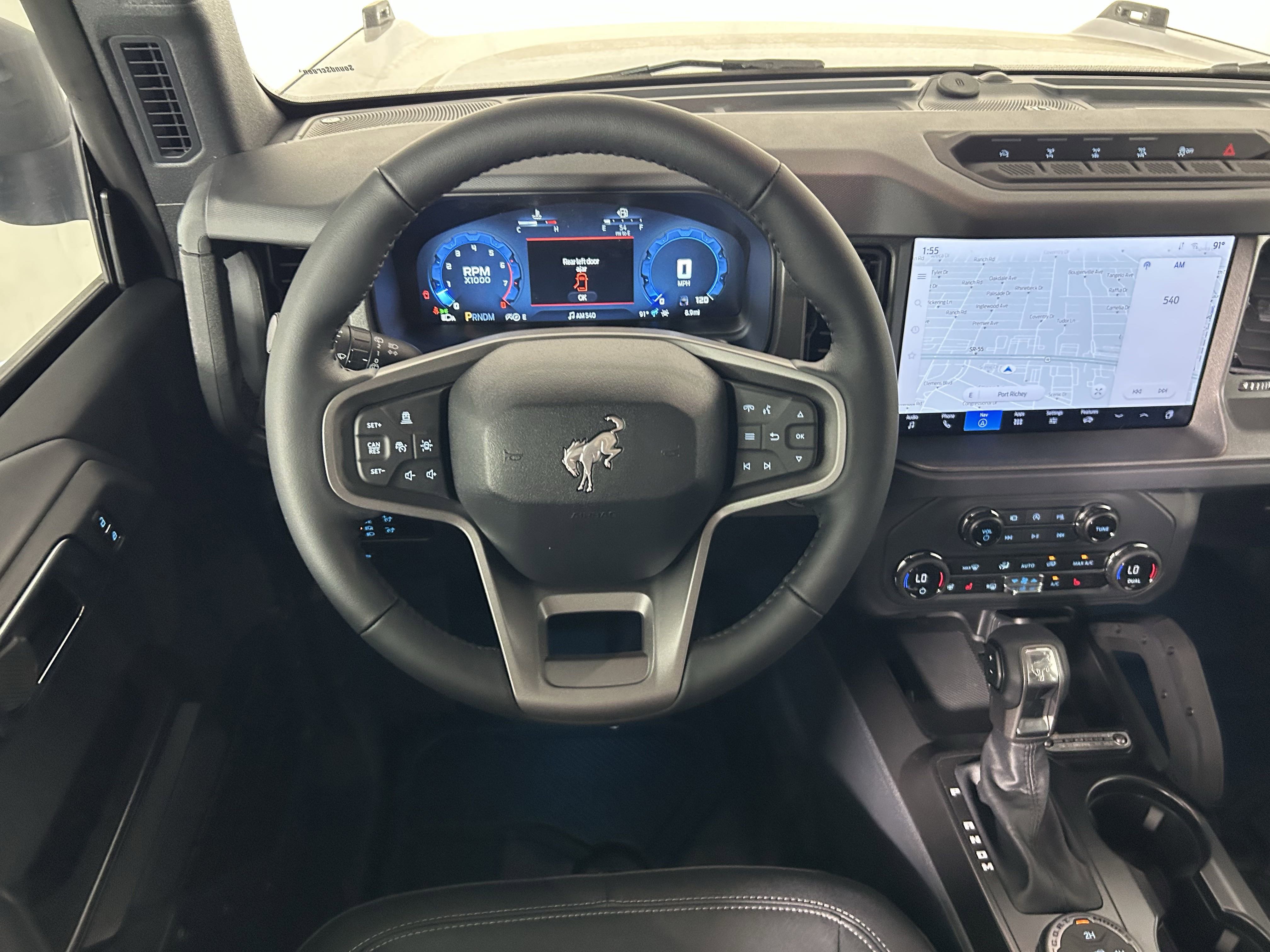 2025 Ford Bronco Badlands photo 2