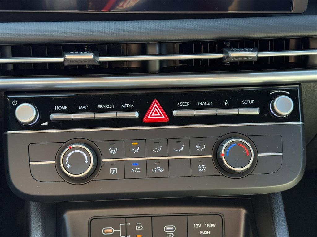 2025 Hyundai Santa Cruz SE photo 23