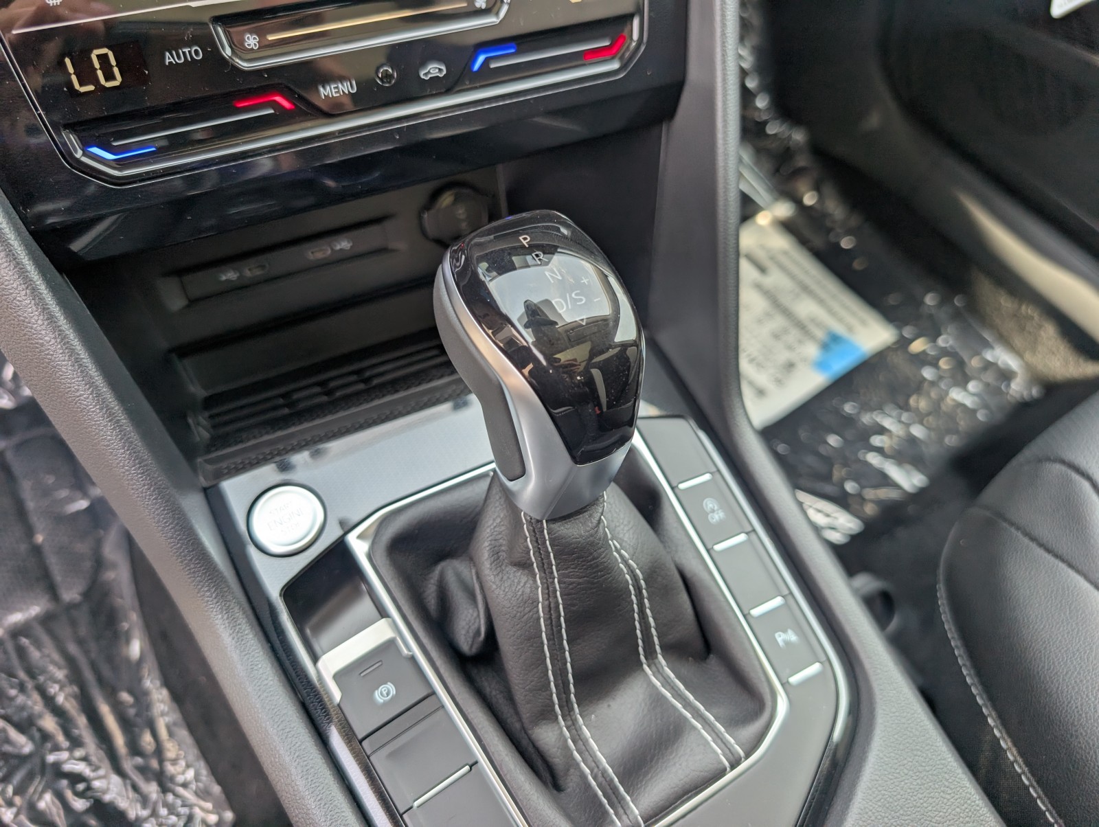 New 2025 Pure White Volkswagen SEL image 12