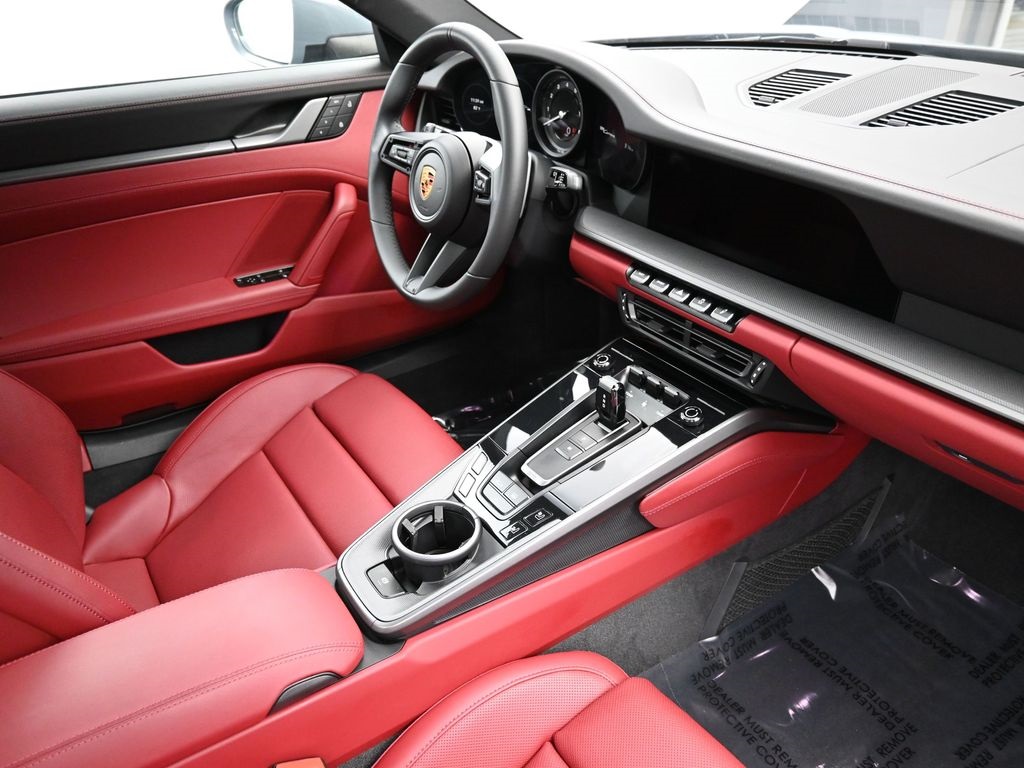 2024 Porsche 911 T 4 photo 10
