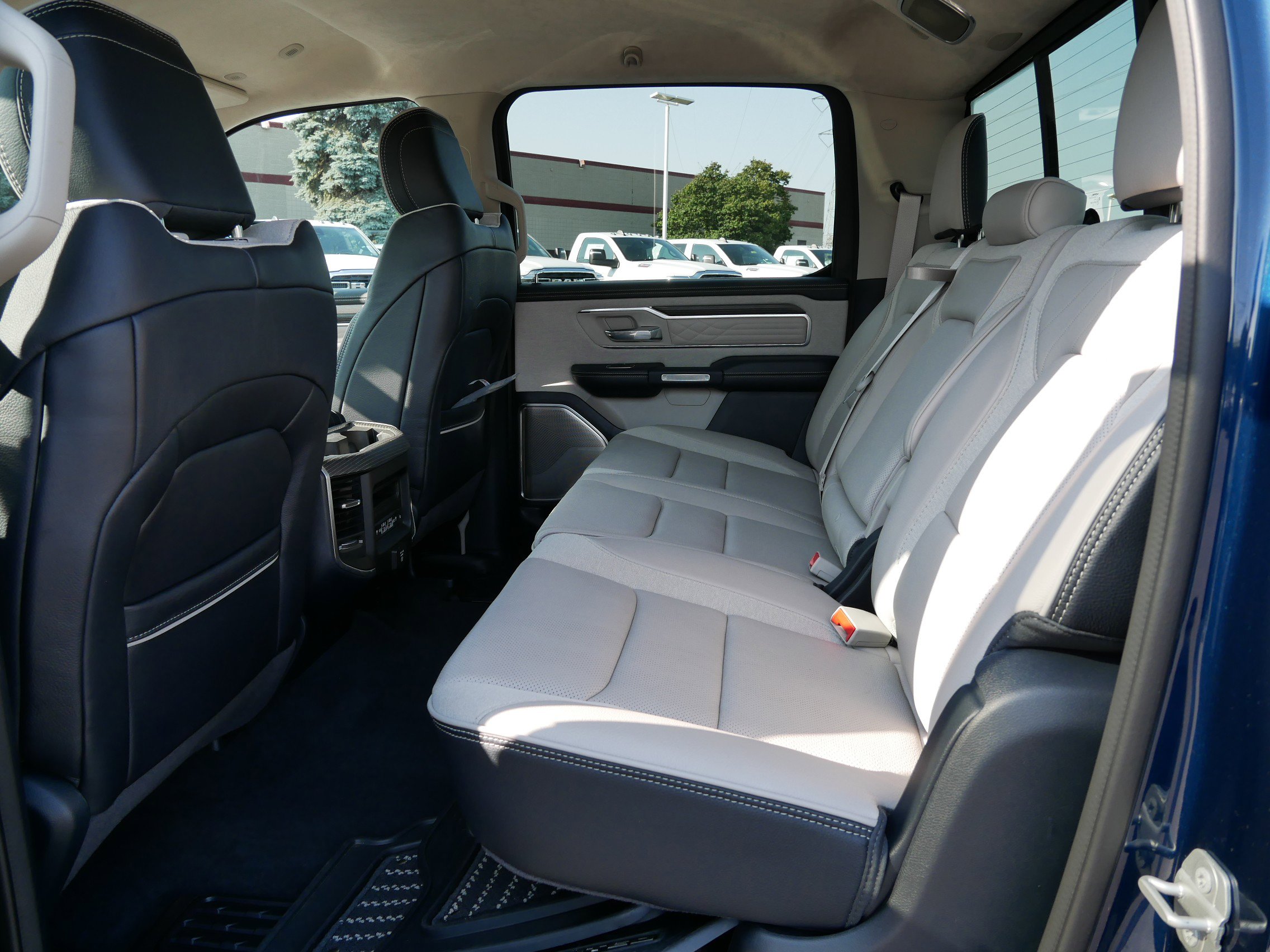 2023 Ram 1500 Limited photo 11