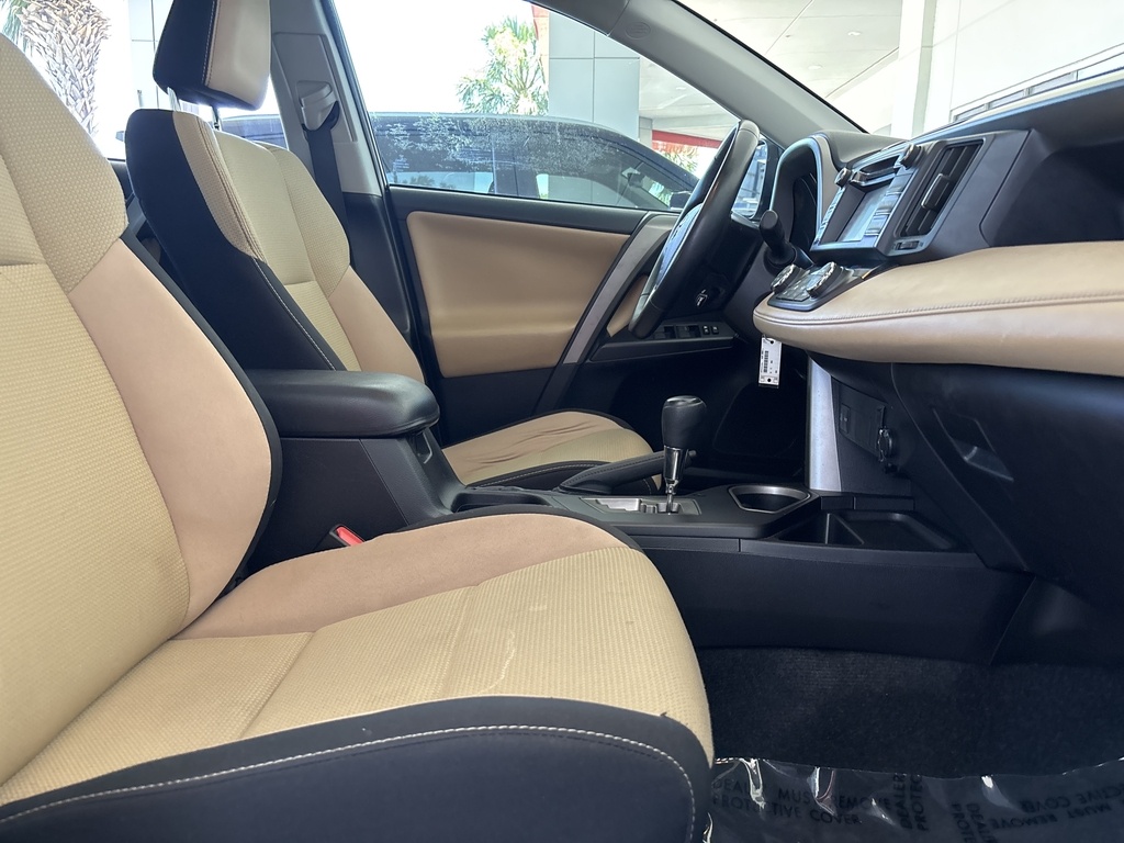 2018 Toyota RAV4 XLE photo 18