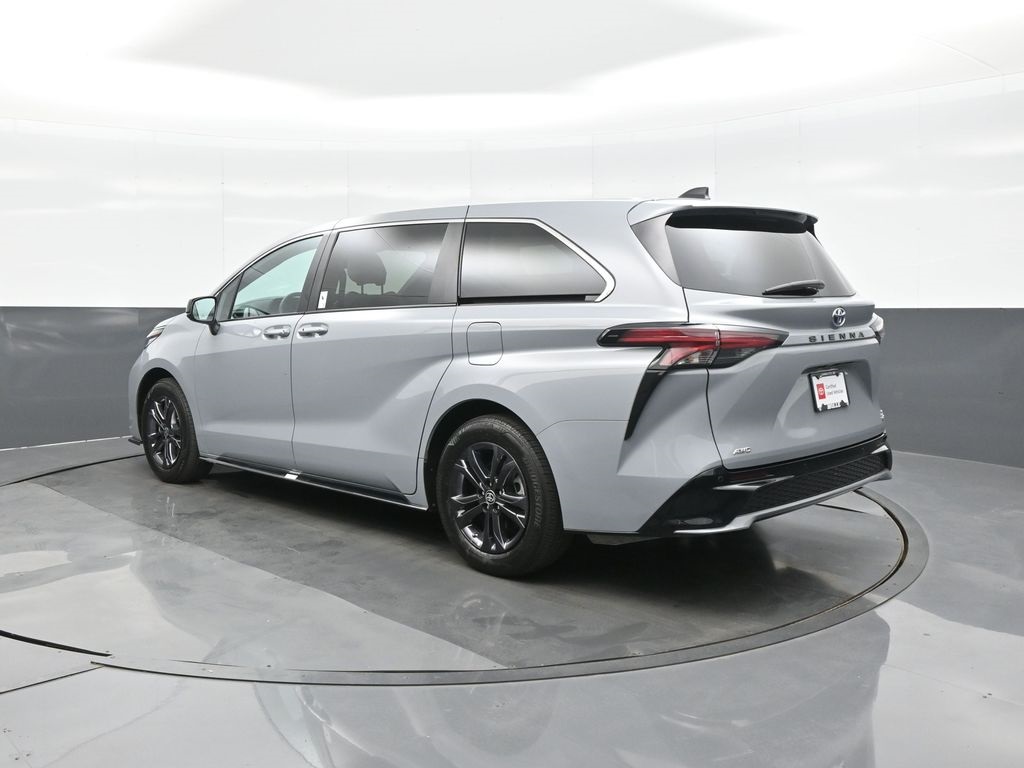 2024 Toyota Sienna XSE photo 4