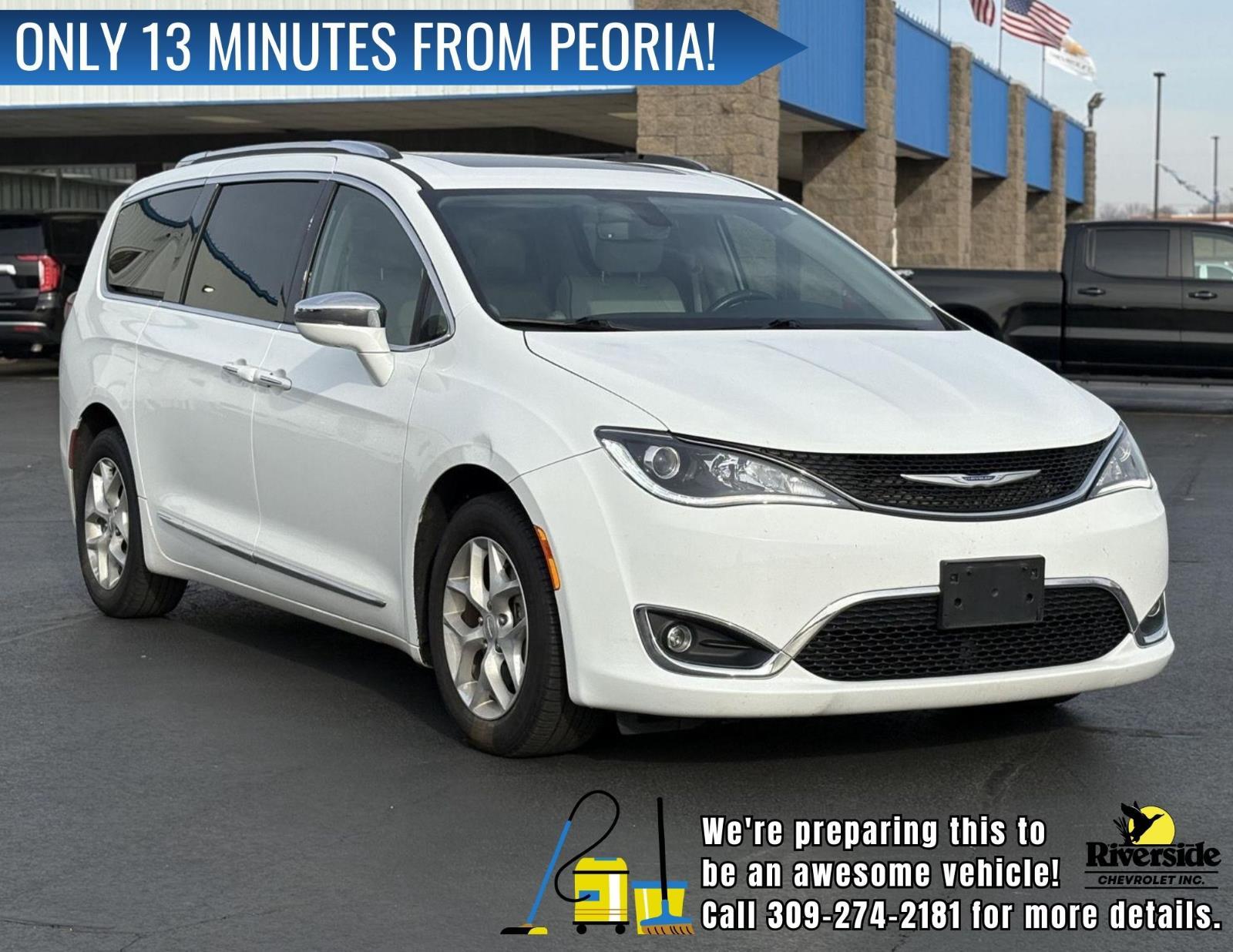 2020 Chrysler Pacifica Limited's photo