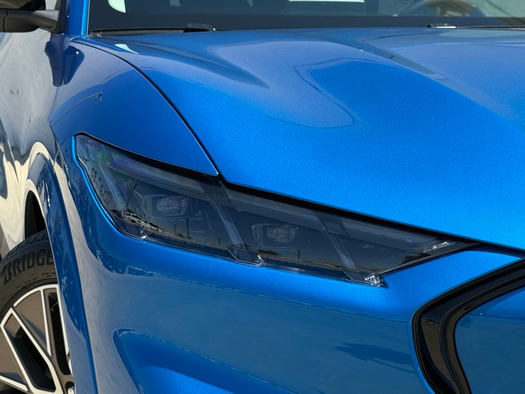 2025 Ford Mustang Mach-E Premium photo 3