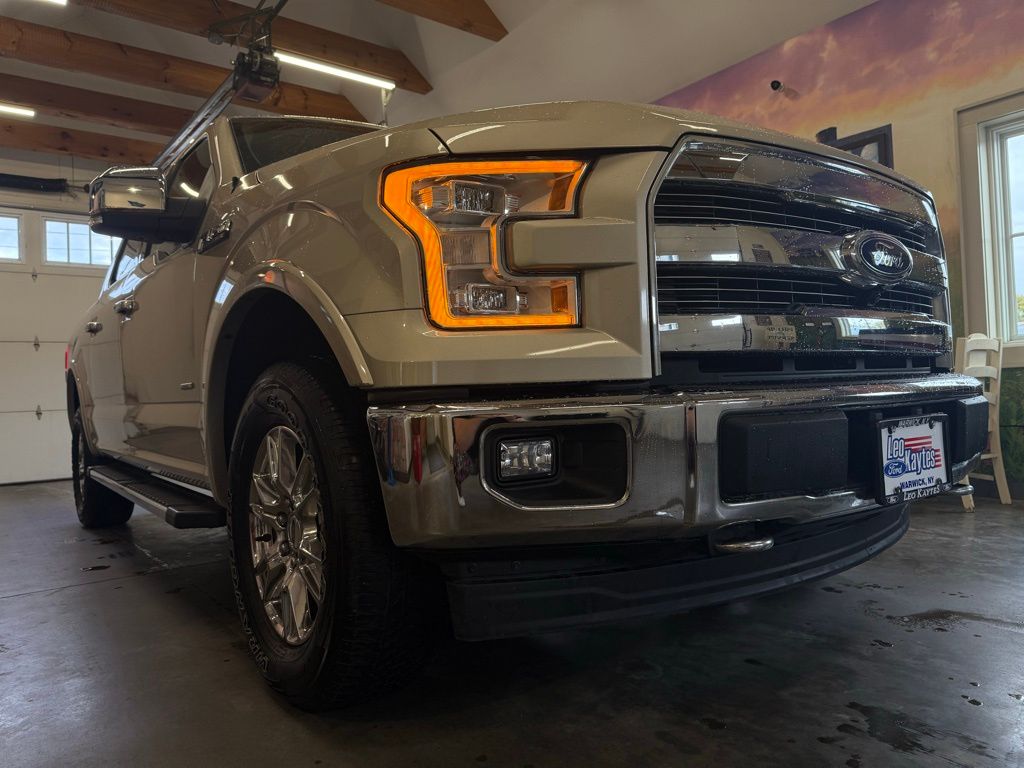 2017 Ford F-150 Lariat photo 2