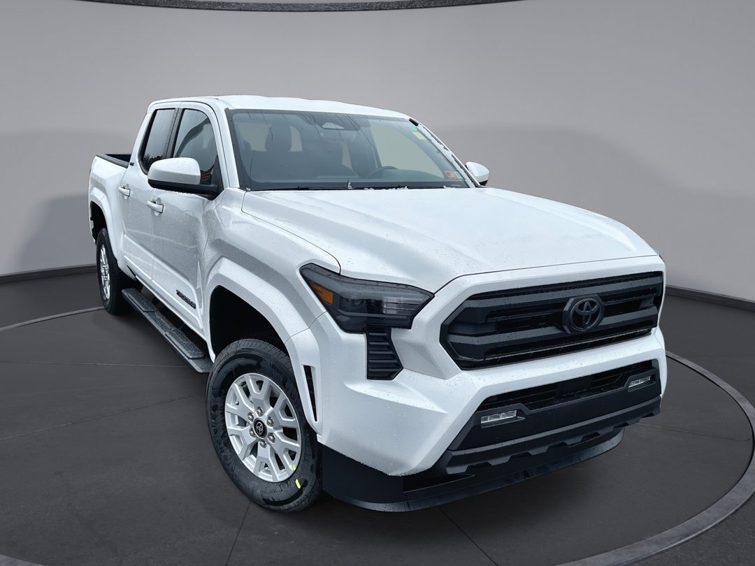 2025 Toyota Tacoma SR5's photo