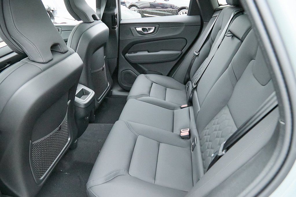 2026 VOLVO XC60 - Image 17