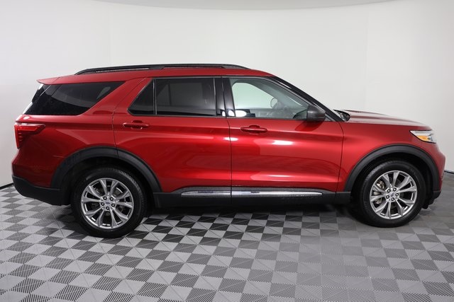 2023 Ford Explorer XLT photo 8