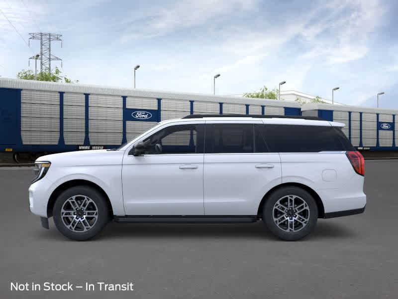 2025 Ford Expedition photo 2