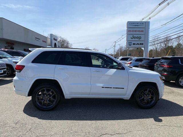 2021 Jeep Grand Cherokee Anniversary Edition photo 2