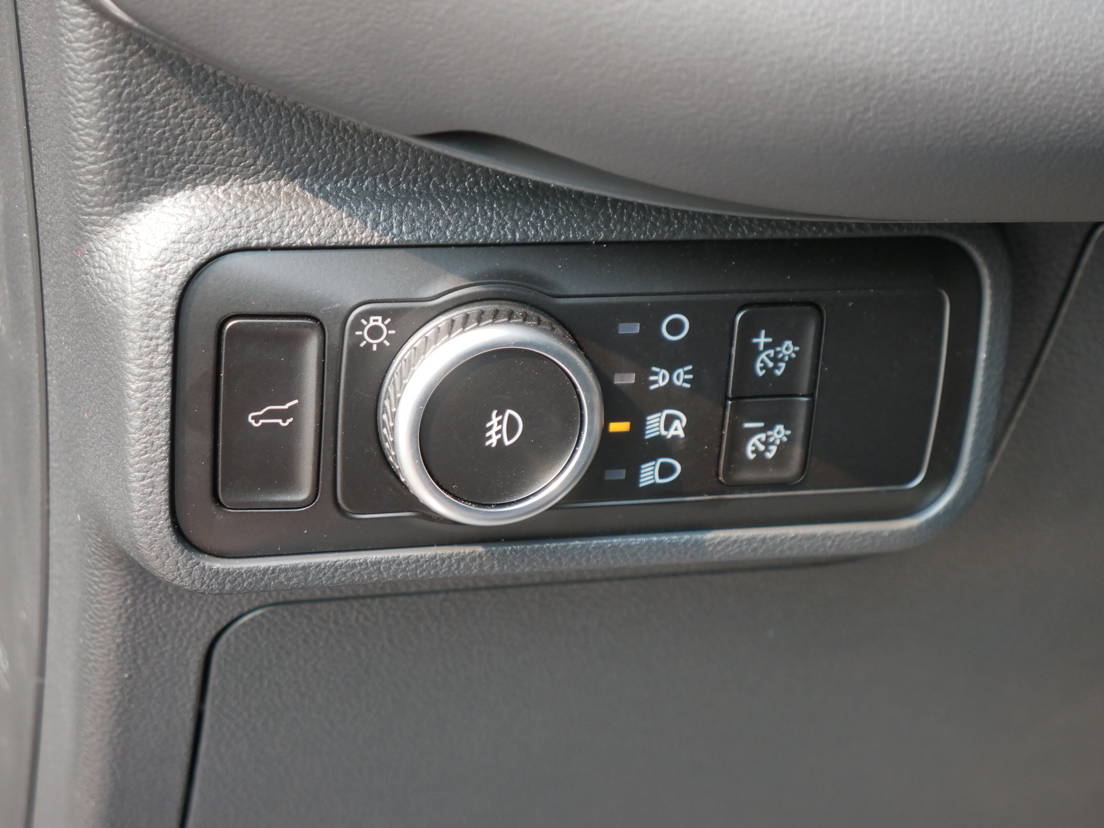 2025 Ford Explorer ST-Line photo 4