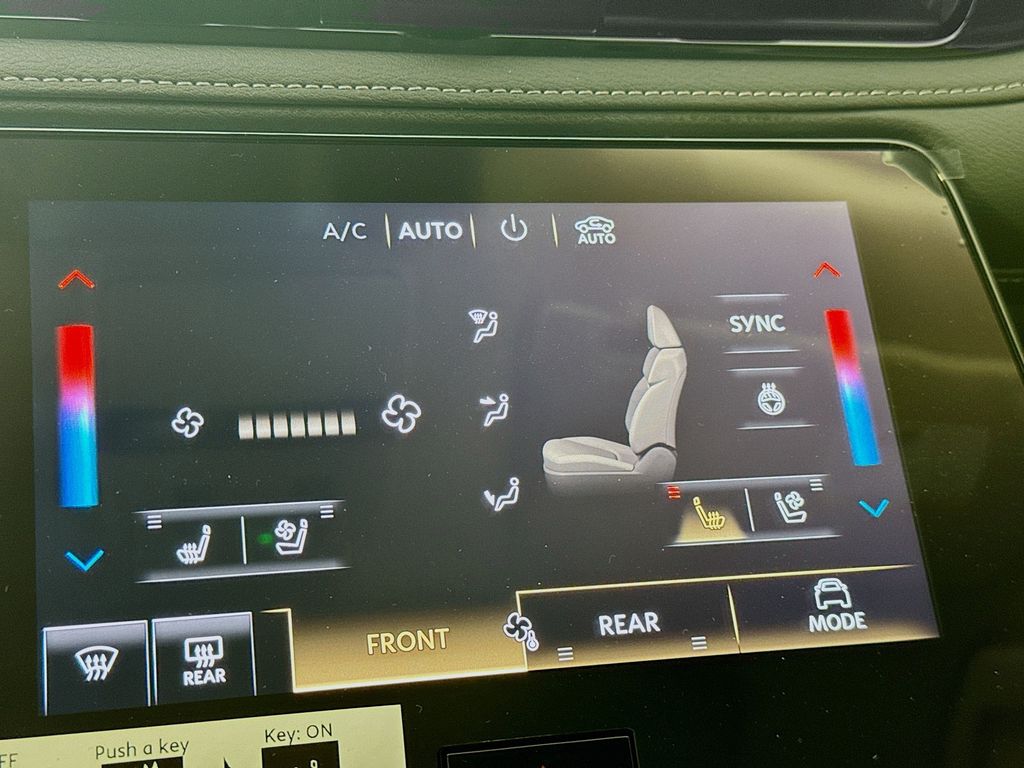 2025 Infiniti QX80 Luxe photo 13