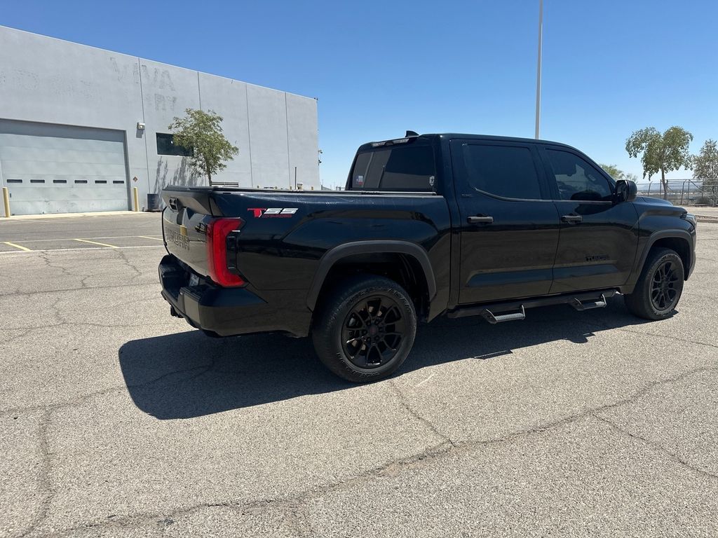 2023 Toyota Tundra SR5 CrewMax photo 6