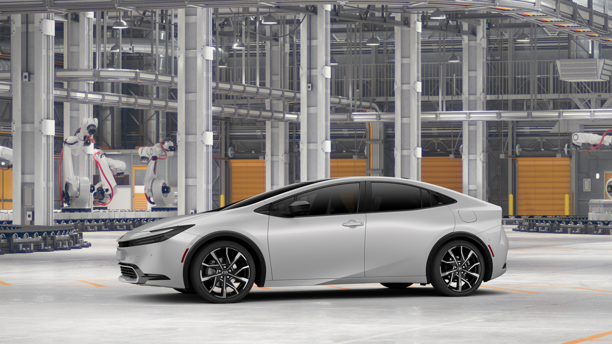 2026 Toyota Prius Plug-in Hybrid XSE Premium photo 3