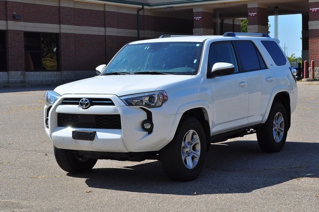 2024 Toyota 4Runner SR5 4WD photo 6