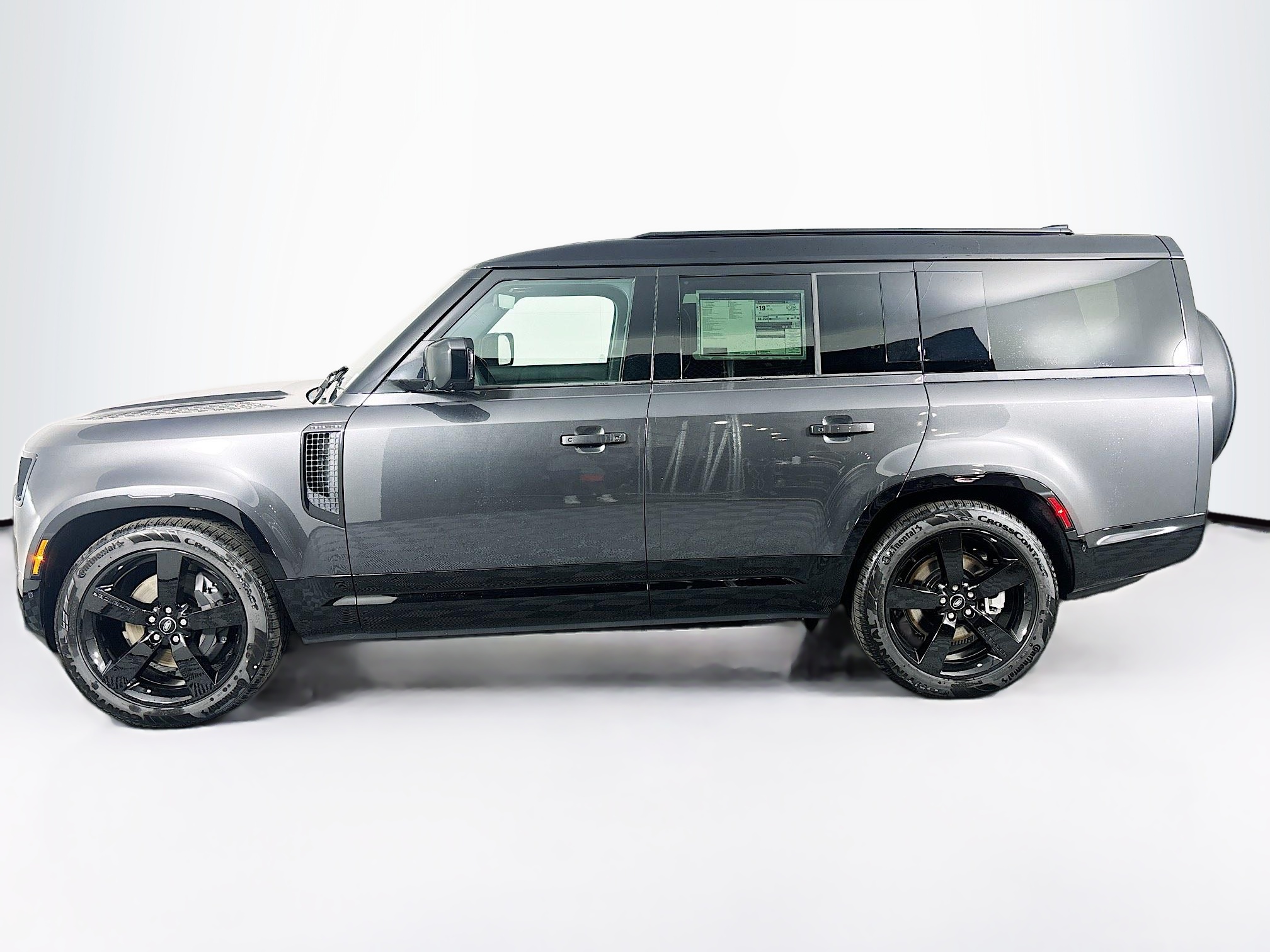 2025 Land Rover Defender 130 X-Dynamic SE photo 7