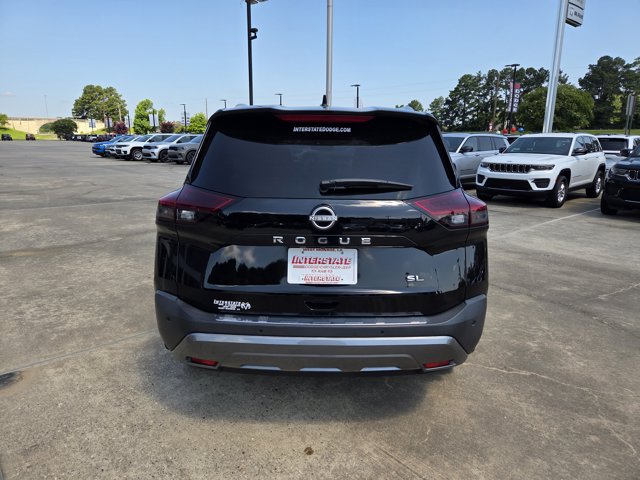2022 Nissan Rogue SL photo 2