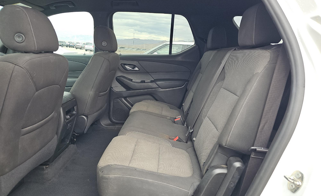 2023 Chevrolet Traverse Cloth 1LT photo 3